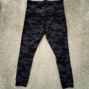 Athleta Elation Camo 7/8 Legging